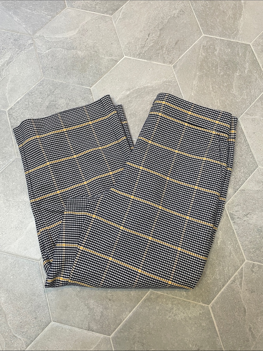 Ann Taylor Petite Glen Plaid Cropped Wide-Leg Trousers – Size 10P